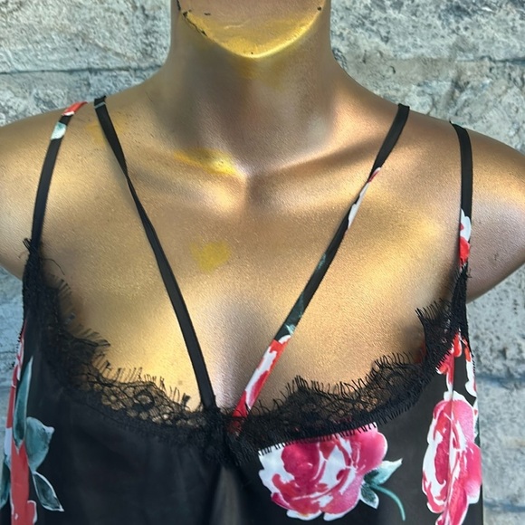 Satin floral nightie - Picture 2 of 7